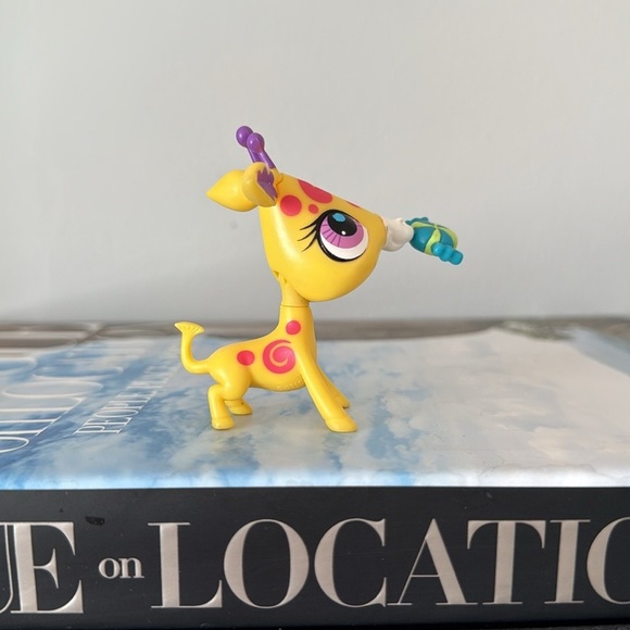 LPS littlest pet shops giraffe 2011 - Picture 1 of 3